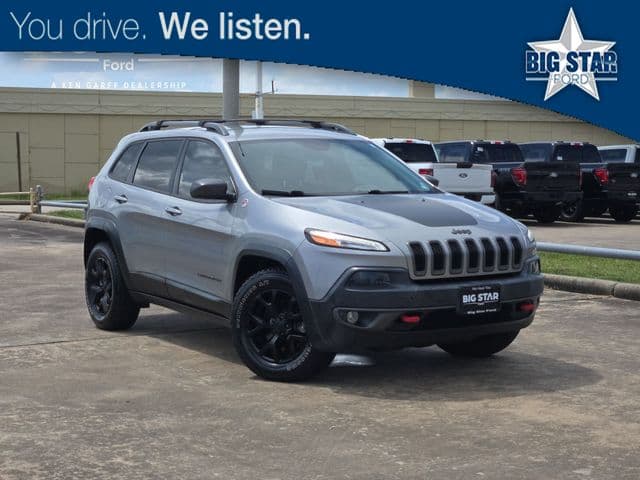 2016 Jeep Cherokee Trailhawk — photo 1 of 30