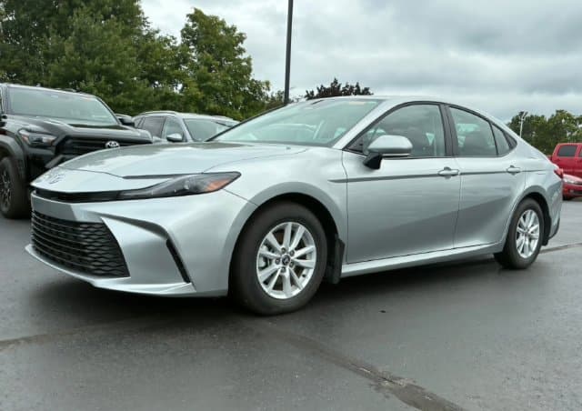 2026 Toyota Camry LE — photo 1 of 3