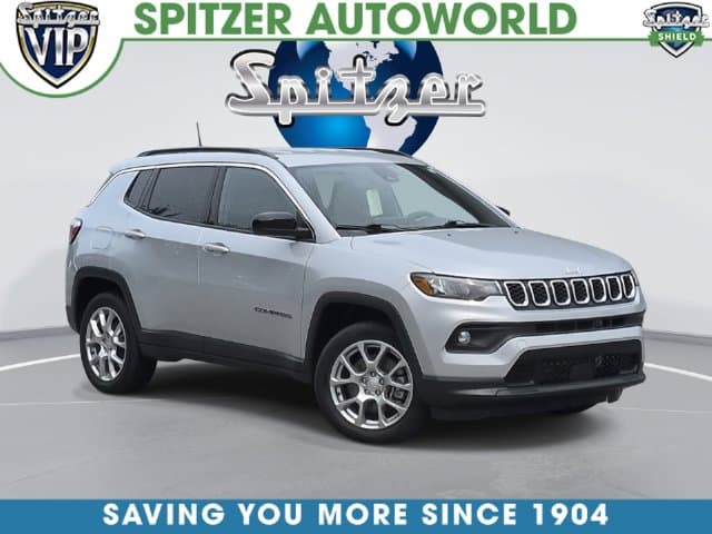 2024 Jeep Compass Latitude Lux — photo 1 of 35