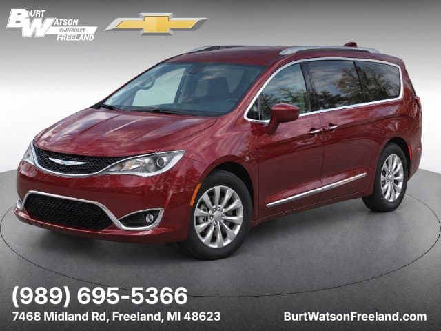 2018 Chrysler Pacifica Touring L Plus — photo 1 of 14
