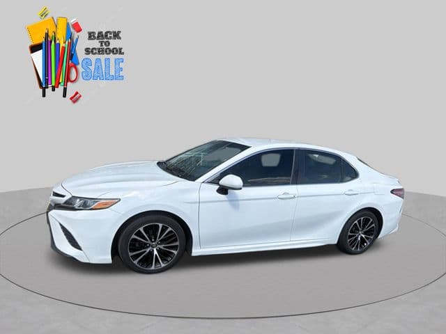 2018 Toyota Camry SE — photo 1 of 22