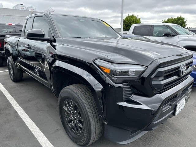 2025 Toyota Tacoma SR — photo 1 of 2