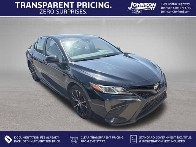 2020 Toyota Camry SE — photo 1 of 22