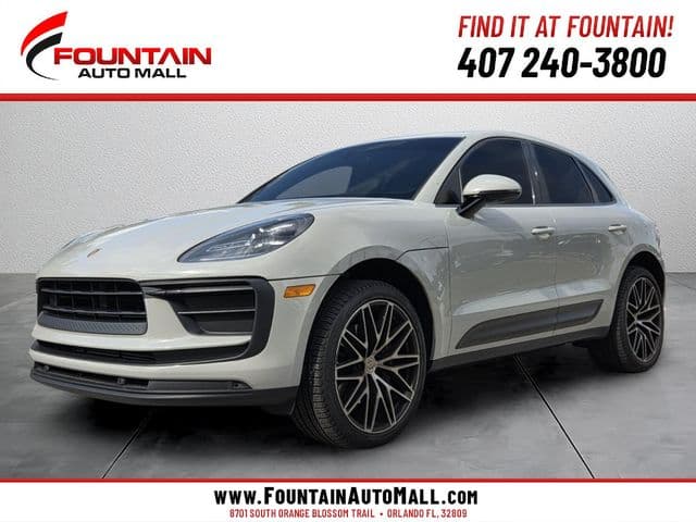 2022 Porsche Macan Base — photo 1 of 24