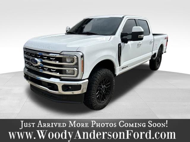 2023 Ford Super Duty F-250 SRW LARIAT — photo 1 of 17