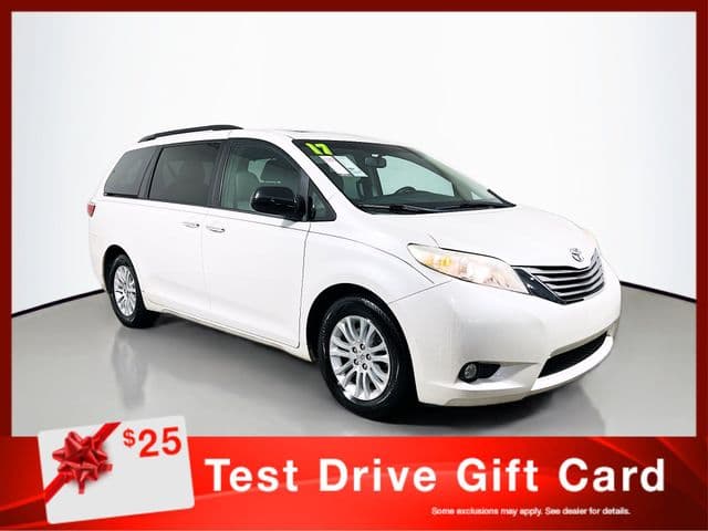 2017 Toyota Sienna Limited — photo 1 of 33