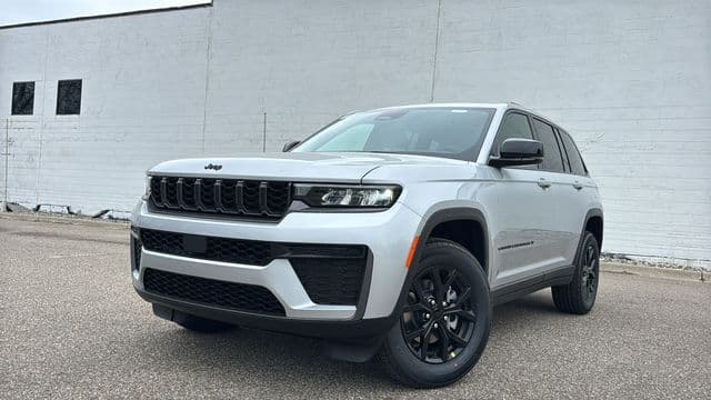 2026 Jeep Grand Cherokee Altitude — photo 1 of 31