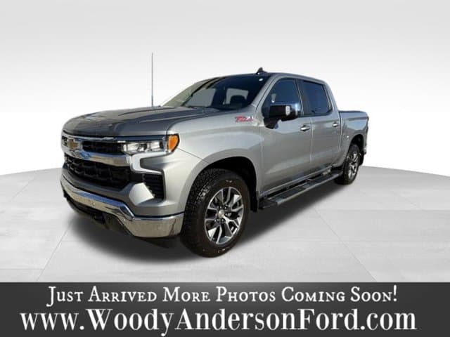 2025 Chevrolet Silverado 1500 LT — photo 1 of 14