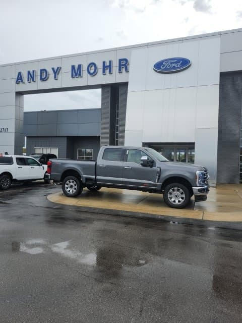2027 Ford Super Duty F-250 SRW LARIAT — photo 1 of 57