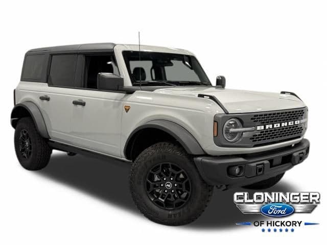 2026 Ford Bronco Badlands — photo 1 of 33