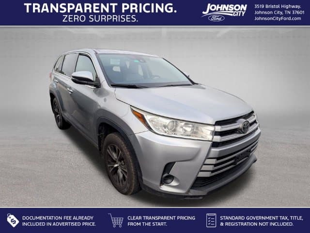 2017 Toyota Highlander LE — photo 1 of 12