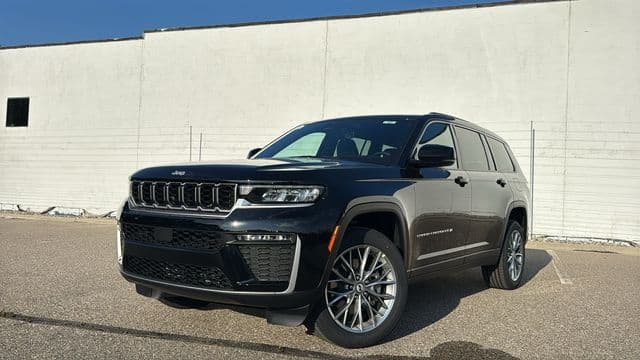 2027 Jeep Grand Cherokee L Limited — photo 1 of 31
