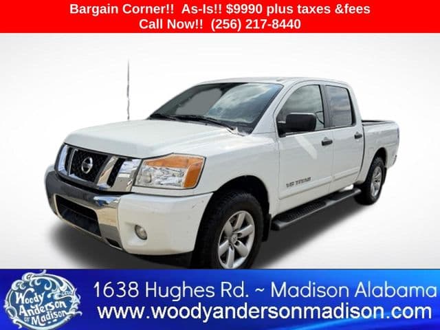 2014 Nissan Titan SV — photo 1 of 15