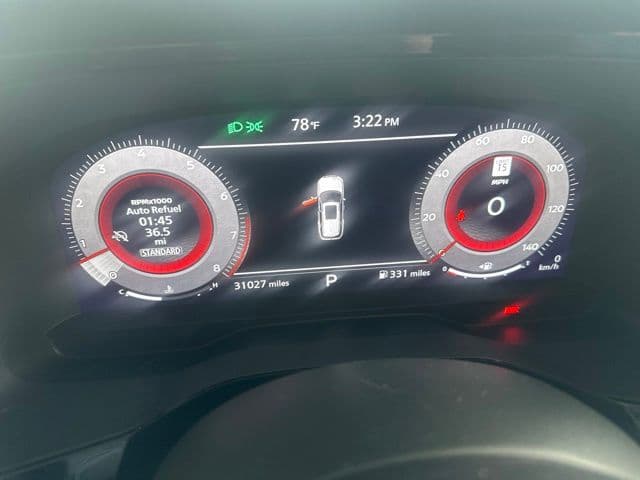 2023 Nissan Pathfinder Platinum — photo 1 of 15