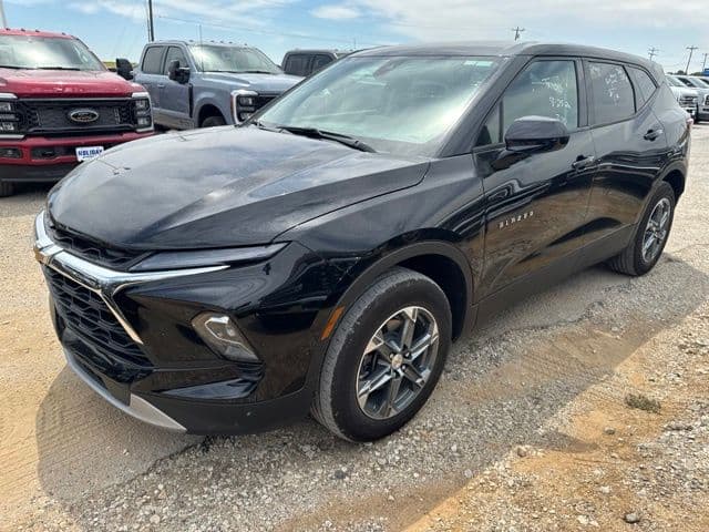 2025 Chevrolet Blazer LT — photo 1 of 18