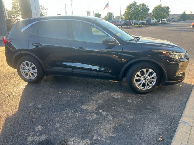 2023 Ford Escape Active — photo 1 of 5