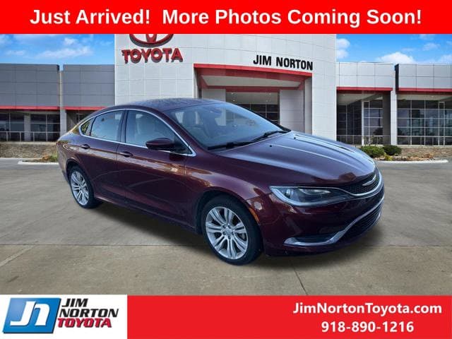 2015 Chrysler 200 Limited — photo 1 of 14
