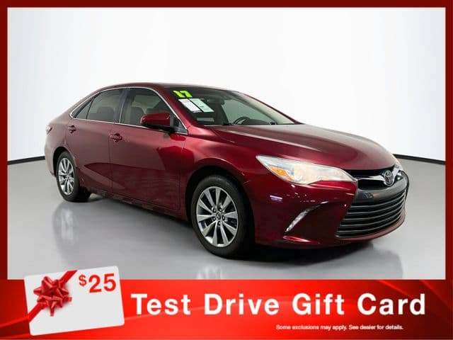 2017 Toyota Camry XLE — photo 1 of 32