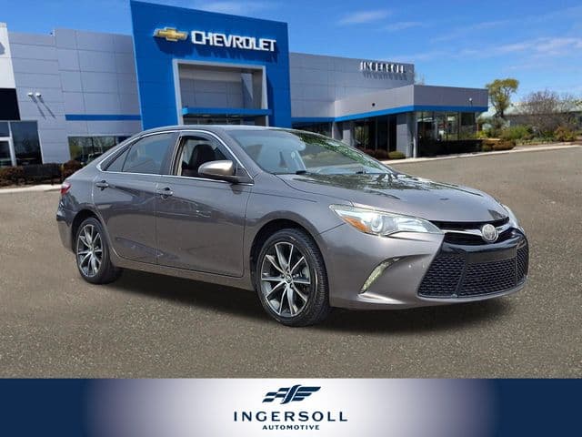 2017 Toyota Camry XLE — photo 1 of 33