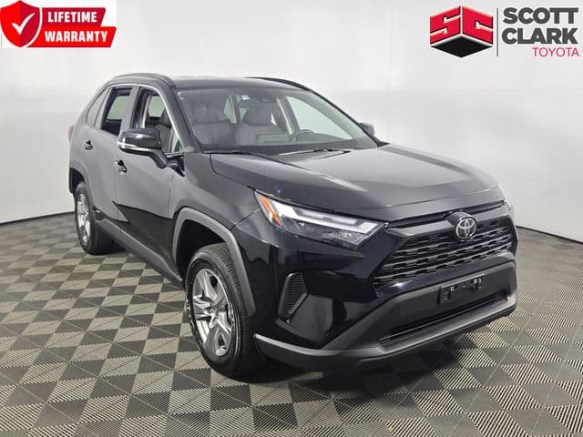 2025 Toyota RAV4 Hybrid XLE — photo 1 of 27