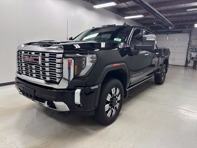 2024 GMC Sierra 2500HD Denali — photo 1 of 5