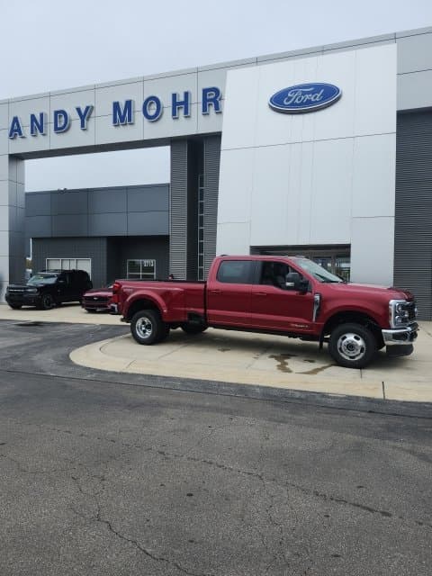 2027 Ford Super Duty F-350 DRW LARIAT — photo 1 of 54