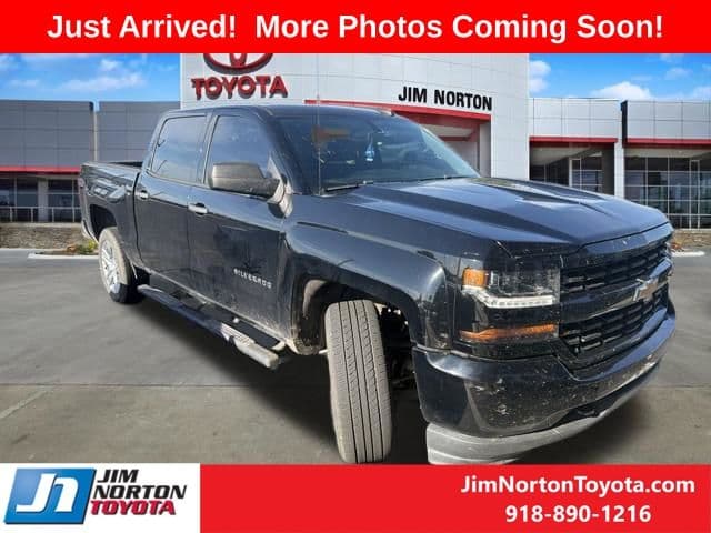 2018 Chevrolet Silverado 1500 Custom — photo 1 of 10