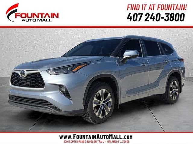 2024 Toyota Highlander XLE — photo 1 of 23