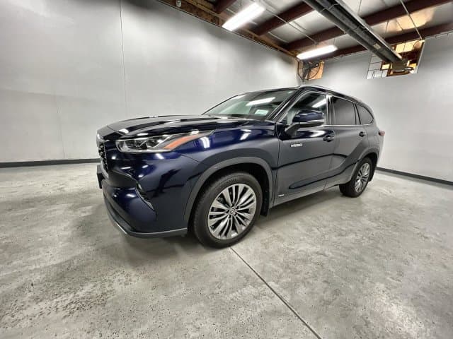 2020 Toyota Highlander Hybrid Platinum — photo 1 of 36