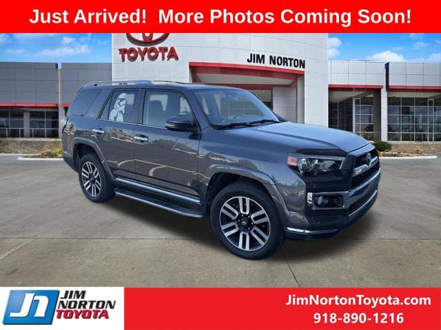 2017 Toyota 4Runner Limited — photo 1 of 16