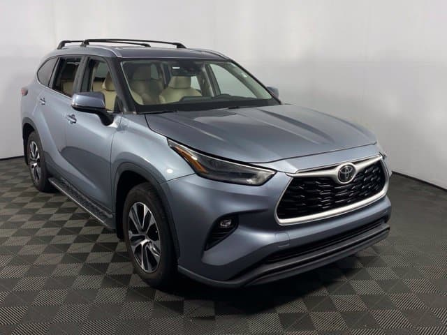 2021 Toyota Highlander XLE — photo 1 of 24