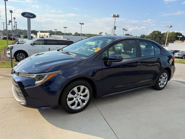 2024 Toyota Corolla LE — photo 1 of 20