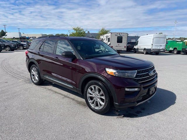 2023 Ford Explorer XLT — photo 1 of 5