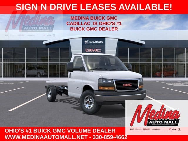 2026 GMC Savana Commercial Cutaway Base — photo 1 of 25
