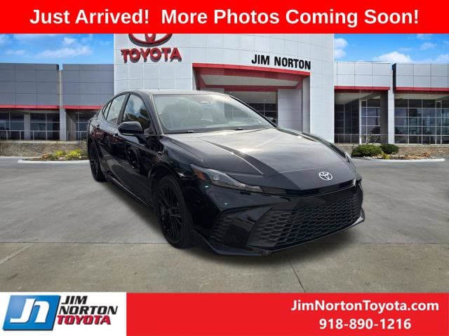 2026 Toyota Camry SE — photo 1 of 6