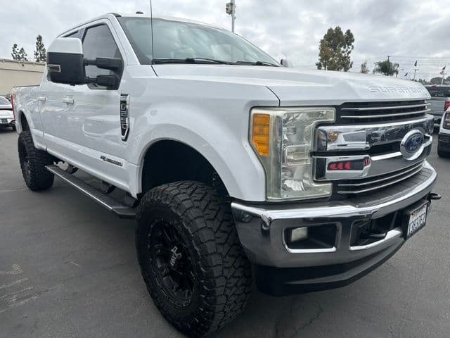 2017 Ford F-250SD Lariat — photo 1 of 4