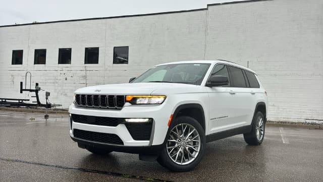 2027 Jeep Grand Cherokee L Limited — photo 1 of 31