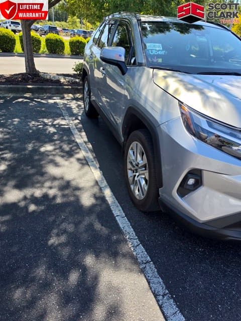2025 Toyota RAV4 XLE Premium — photo 1 of 11