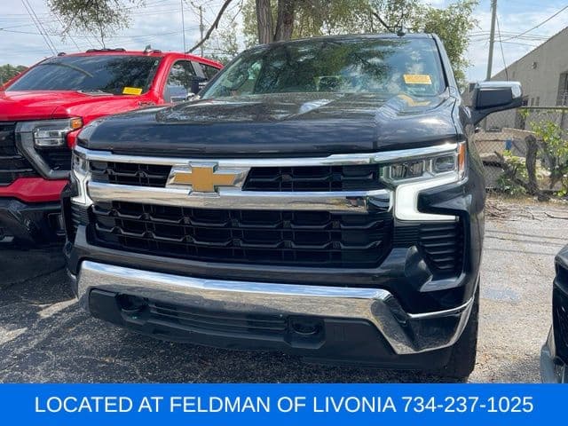 2024 Chevrolet Silverado 1500 LT — photo 1 of 10