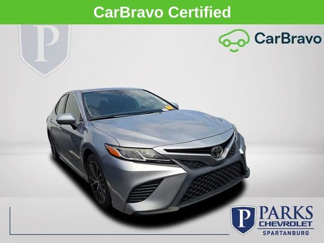2019 Toyota Camry SE — photo 1 of 36