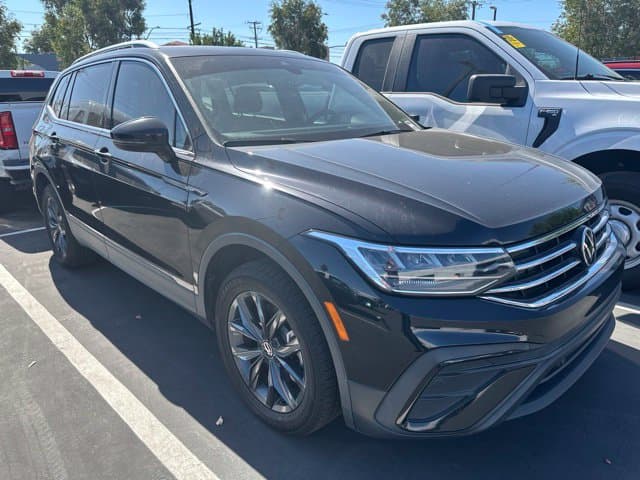 2023 Volkswagen Tiguan Base — photo 1 of 2