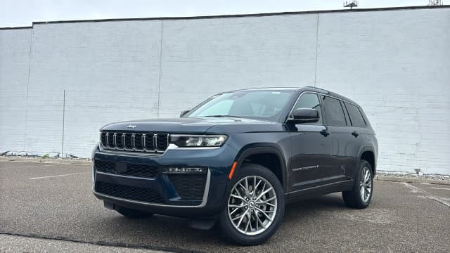 2027 Jeep Grand Cherokee L Limited — photo 1 of 31