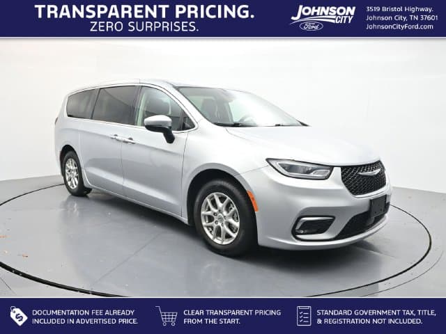 2023 Chrysler Pacifica Touring L — photo 1 of 46