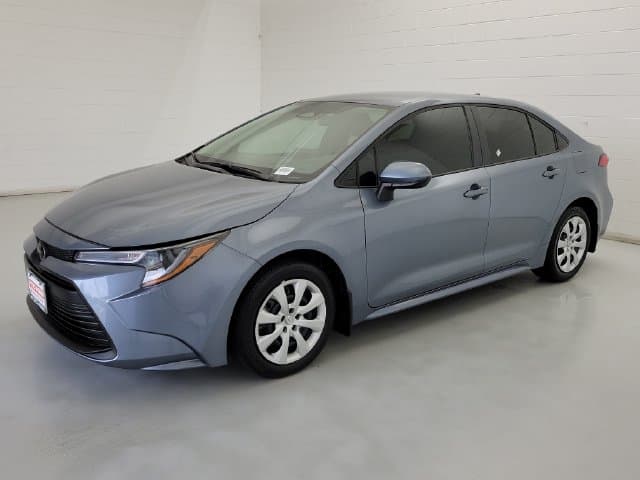 2024 Toyota Corolla LE — photo 1 of 32