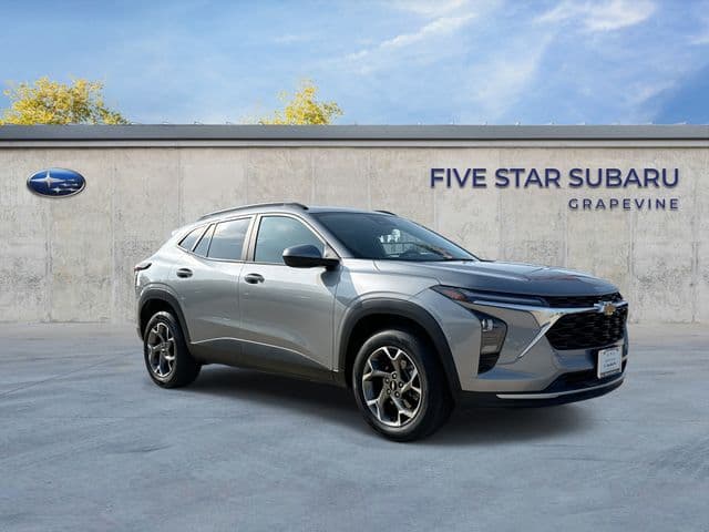 2024 Chevrolet Trax LT — photo 1 of 27