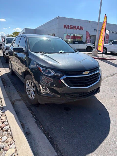 2020 Chevrolet Equinox LT — photo 1 of 10