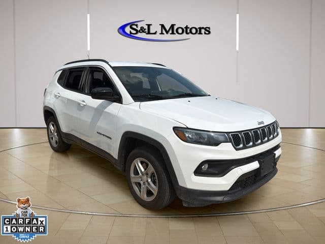2024 Jeep Compass Latitude — photo 1 of 10