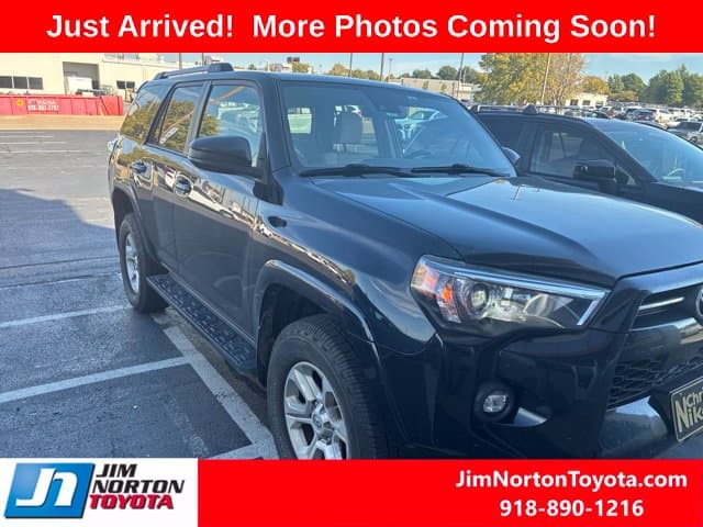 2022 Toyota 4Runner SR5 — photo 1 of 11