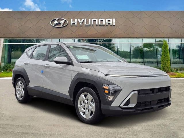 2027 Hyundai Kona SE — photo 1 of 17
