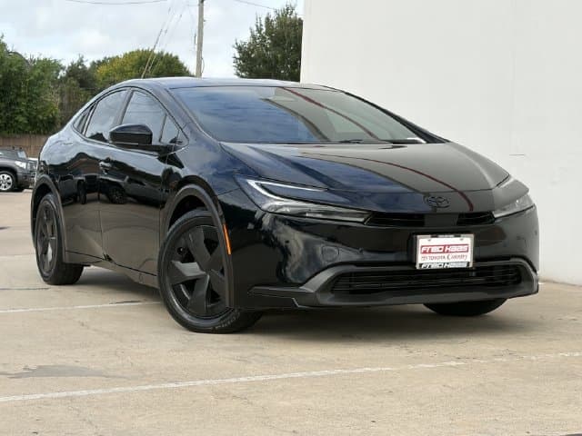 2024 Toyota Prius LE — photo 1 of 26